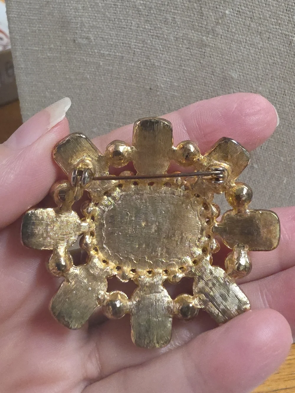 Vintage Oval Orange Cabochon Rhinestone and Aurora Borealis Brooch - Picture 4 of 5